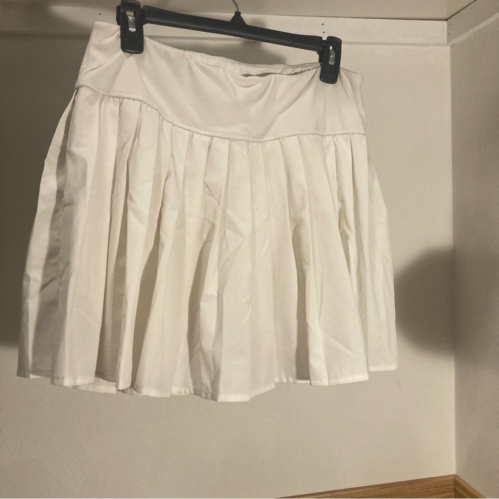 SO White Pleated Casual Tennis Skirt